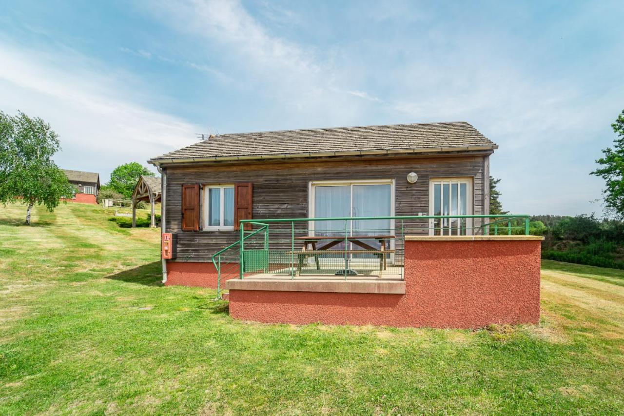 Les Chalets De La Vallee Du Bes Albaret-le-Comtal Екстер'єр фото