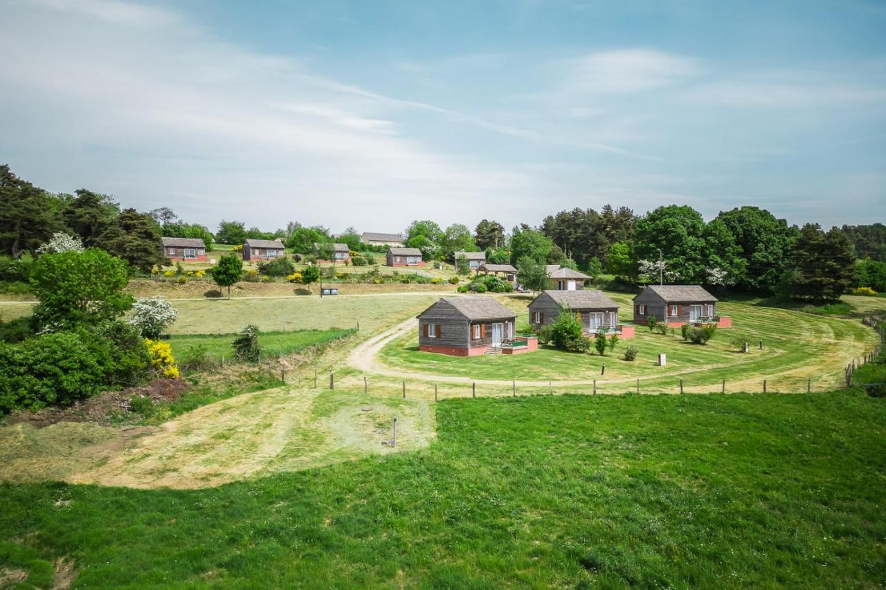 Les Chalets De La Vallee Du Bes Albaret-le-Comtal Екстер'єр фото